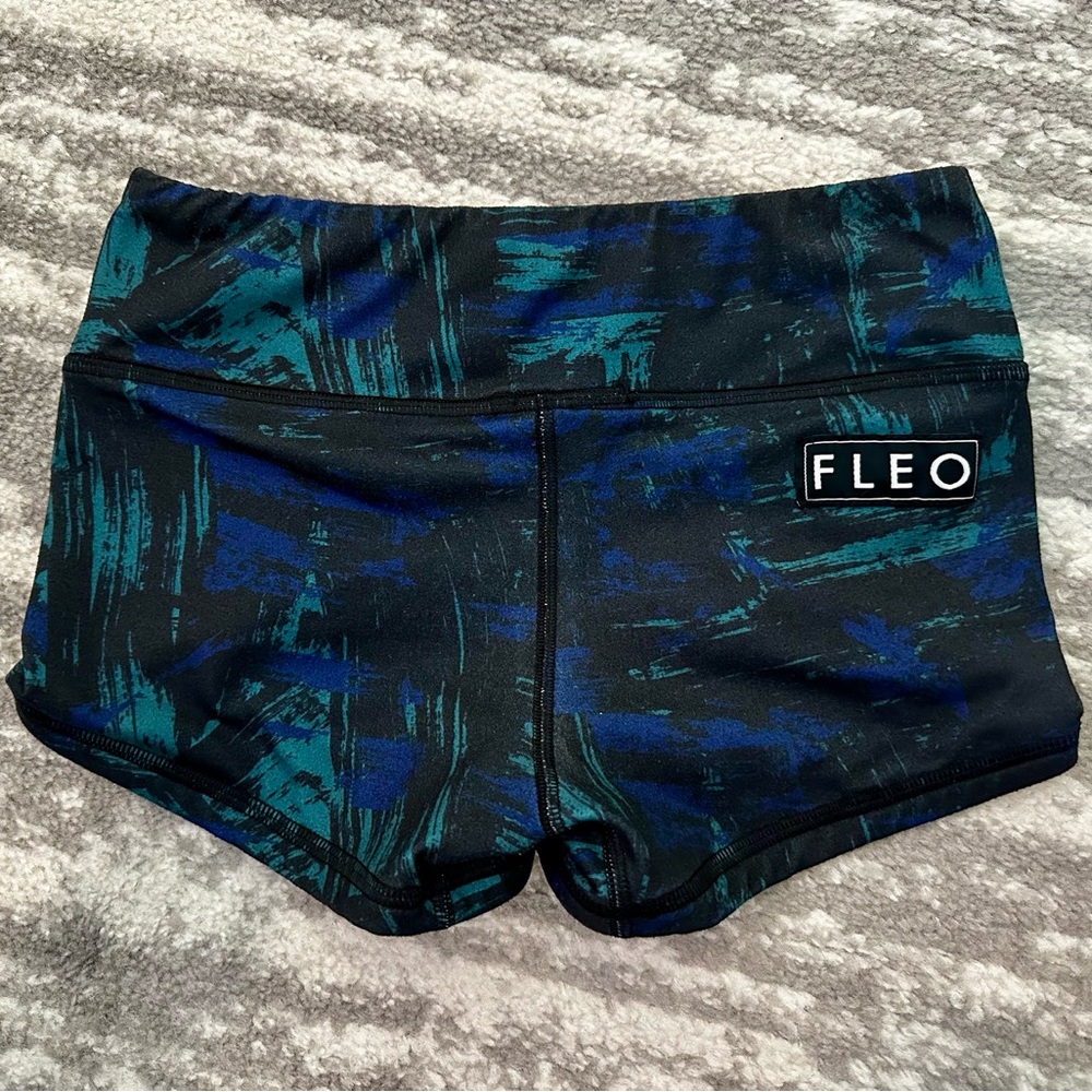 Fleo Women's Teal and Black Patterned Shorts